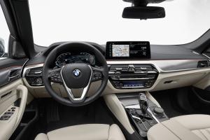 BMW 530i Touring Luxury Line 2020 года  (WW)